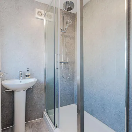 דירה Linden House